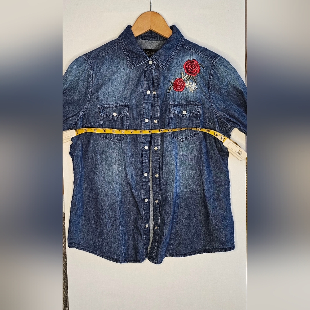 Women's Denim Western Coastal Cowgirl Cavalini Long Sleeve Pearl Button Up - Picture 3 of 3